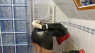Cô gái đã lấy massage yoni hàn quốc trong miệng cắt bao quy đầu dương vật