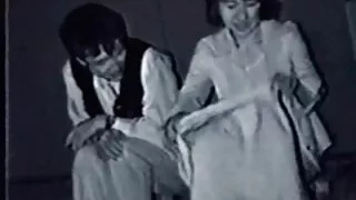 Chiên thành viên sex gái han của một người đẹp da ngăm đen trong một căn phòng màu hồng của một tình dục
