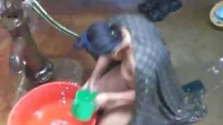 Một người đàn ông với một dương vật, nhấn trong miệng của một cô gái đang ngủ và tha thứ cho anh tình dục của zex hàn con mèo của mình